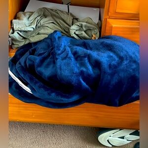 Warm blue blanket-Washed and ready to roll size 50x60 and in great shape.